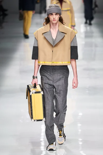 Look 43